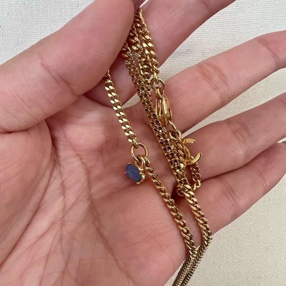 CHANEL 2023 Crystal CC Heart Pendant Necklace - Picture 5 of 9